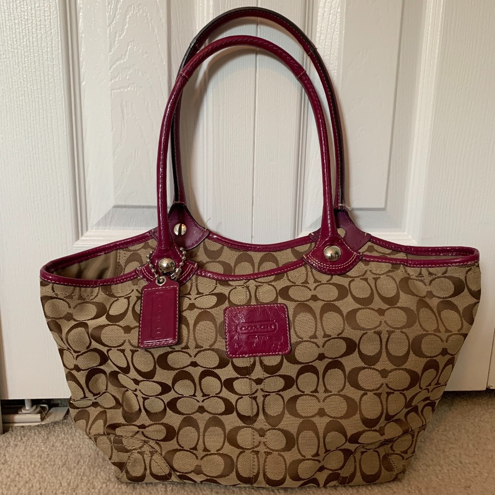 Coach Signature Canvas Tote